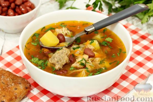 Суп с тушёнкой и консервированной фасолью