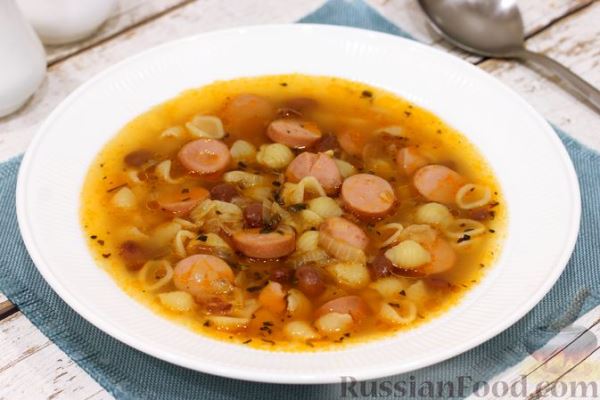 Суп с фасолью, сосисками и макаронами